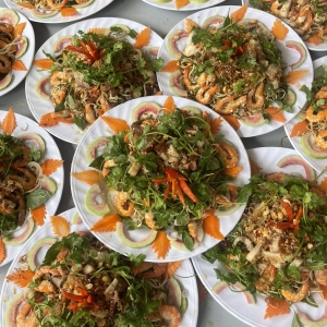 dich-vu-nau-tiec-dau-giay